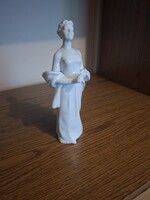 Kijevi (régi szovjet) porcelán énekes nő. 27,5 cm. Hibátlan.