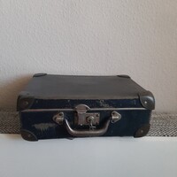 Antik kis méretű sötétkék bőrönd fém zárral,kulcsokkal,fém füllel