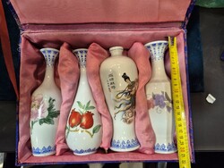 Kínai porcelán vázák original dobozokban.