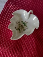 Hollóházi porcelán levéltálka – Erika minta, törtfehér alapon (falra akasztható)