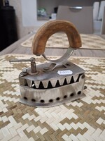 Antik Mini Szenes Vasaló.