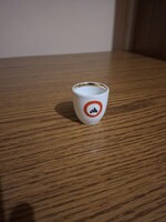 Porcelán motoros mintájú pálinkás kupica. Hibátlan.