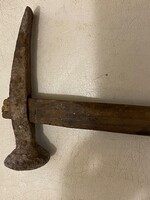 Retro suszter kalapács fellelt állapotban. Falusi dizájn,falu múzeumba. Mérete: 24x 13 cm