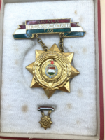 Kiváló Termelőszövetkezeti Tag kitüntetés miniatűrrel saját dobozában