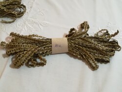 Aranyozott fémszálas csipkeszalag, 10 m.