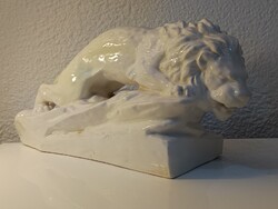 1920-  As évekből Csehszlovák Hatalmas Porcelán Fajansz Oroszlán