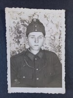 Régi fotó-Magyar honvéd portréfotó – Második világháborús katonakép (1940-es évek)