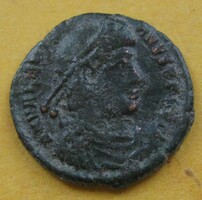 Római kisbronz Valentinianus foglyos hátlap (G8)