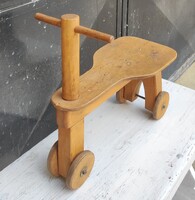 Fából készült gyermek tricikli