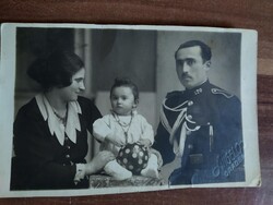 Régi családi fotó,katonatiszt,feleség,kisgyerek, Angelo fotó, Nagyvárad,mérete: 14 cm x 8 cm, 1935