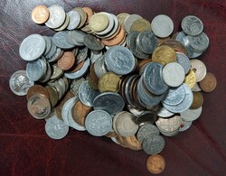 Vegyes pénzérmék sok országból