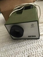 Eladó Ania diavetítő. Szép állapotú, tökéletesen működő.