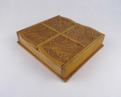 1V970 Régi nagyméretű faragott fedelű, négyrekeszes fadoboz 20.5 x 19 x 4.5 cm