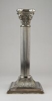 0O217 Korinthoszi oszlopos fém gyertyatartó 20.5cm