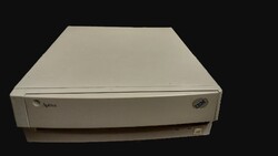 A számitástechnika  őskorából való IBM  Aptiva  2144-930 Pentium 75MHz  tipusú asztali számítógép