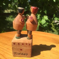 Régi, retró fa TIHANY feliratú izgő-mozgó játék figurák, balatoni ajándéktárgyutazási emlék videóval