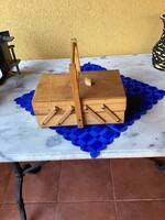 Összecsukható varródoboz 25x15x10 cm.