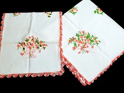 Sz_Ibolya mintával hímzett garnitúra: nagy terítő és futó 90 x 84 és 85 x 40 cm