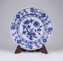 1W169 Antik hagyma mintás Meisseni porcelán süteményes tányér készletpótlásnak 15.8 cm