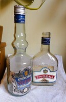 2 db retro  vodkásüveg Győrből (Monarchia vodka + Zwack féle Zwodka, 1980 körül)