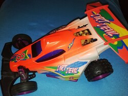 Dirt Devil lendkerekes autó