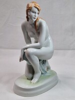 Régi Zsolnay nagyméretű térdelő női akt porcelán figura hibátlan állapotban  23 cm. magas