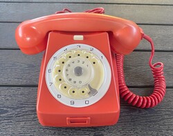 CB667 piros asztali tárcsás telefon