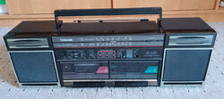 Szép retro Toshiba RT-7137 két kazettás, hordozható, rádiós magnó