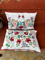 Régi hímzett párna párnák