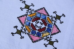 Régi Népi Hagyományőrző Nagy Len Vászon terítő asztalterítő abrosz kézzel hímzett 143 x 88