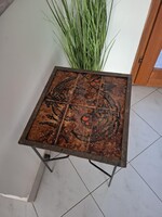 Retro iparművészeti kovácsoltvas asztalka kézzel készült csempékkel