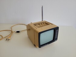 Retro Orosz szovjet hordozható kis TV Elektronika 409 D televízió