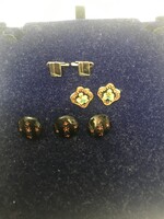 Apró művészi alkotások a női gardróbból  4000 Ft/szett, század eleji ing gombok