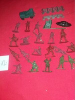 Retro trafikáru bazáráru műanyag játék katona katonák csomagban egyben képek szerint 12