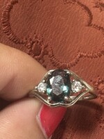 Gyönyörű ezüst gyűrű drágakövekkel 18mm