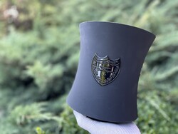 Dom Pérignon x Martin Szekely: ikonikus designer pezsgőhűtő feketére festett ónból