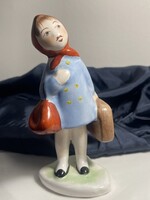 Utazó kislány Porcelánfigura Aquincum