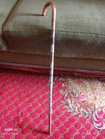 Régi túra bot jelvényekkel