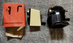 Régi bakelit ceruza hegyező és még egy retro