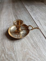 Szép kis régi réz sétáló gyertyatartó (3,8x9x6,5 cm)