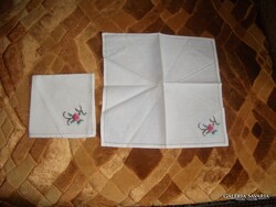 4 DARAB KERESZTSZEMES, HÍMZETT, KÖRBESZEGETT  AUSZTRÁL SZALVÉTA  NEM HASZNÁLT, MÉRETE: 26 X25 CM