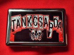 TANKCSAPDA FÉM CIGARETTATARTÓ