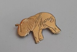 Szép állapotú dúsan aranyozott elefánt bross kitűző