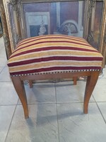 Régi Epedás-Rugós,Kárpitozott Fa Lábú,Pihenő Szék,Láb Zsámoly.45 cm.