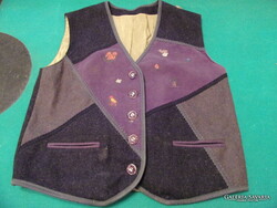Nöi osztrák vadász mellény 40-es méretjelöléssel(Salzburger Tracht márkajelöléssel)