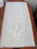 SZÉP ASZTALI HÍMZETT   FUTÓ   82X42cm