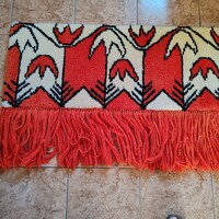 Retro faliszőnyeg, falvédő 175 X 40 + 18 cm rojt. Hibátlan