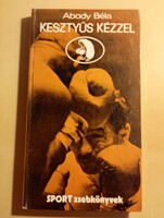 Abody Béla Kesztyűs kézzel