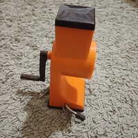 Retro dió daráló