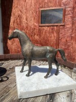 Bronz ló, 1900 gramm, 15x20 cm
